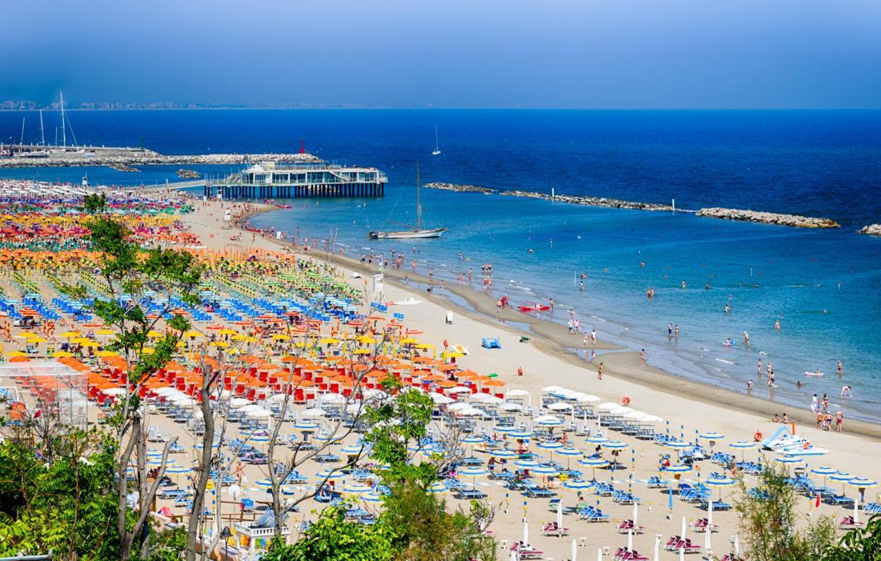 Hotel Adler Gabicce Mare Luaran gambar